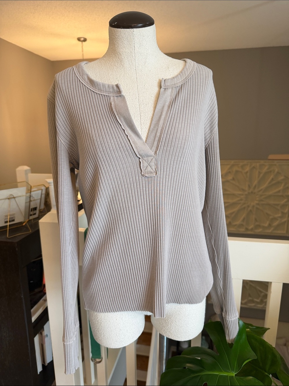 Aerie Ribbed Split-Neck Long Sleeve Top - Light Taupe